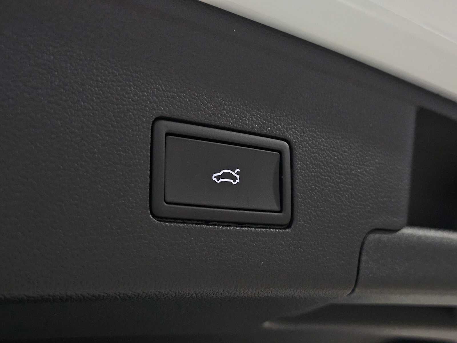 2026 Volkswagen Atlas Cross Sport 2.0T SE w/Technology 4MOTION