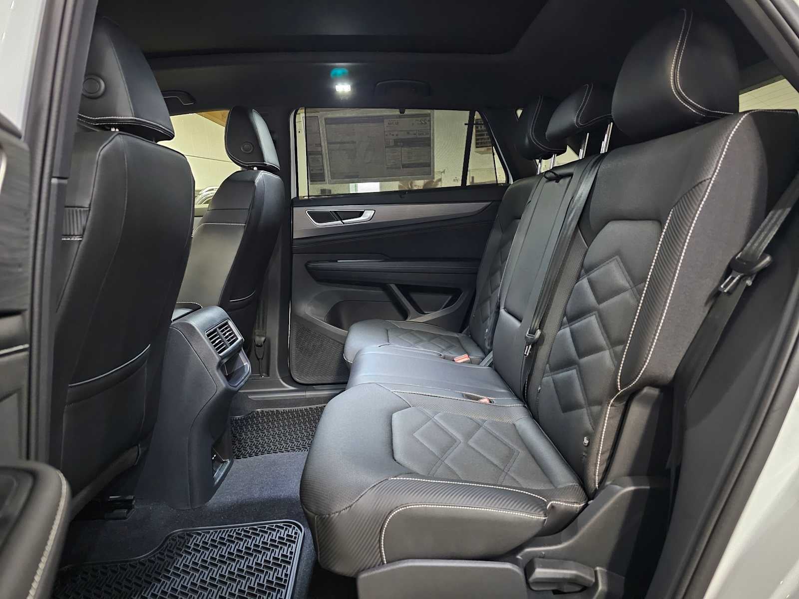 2026 Volkswagen Atlas Cross Sport 2.0T SE w/Technology 4MOTION