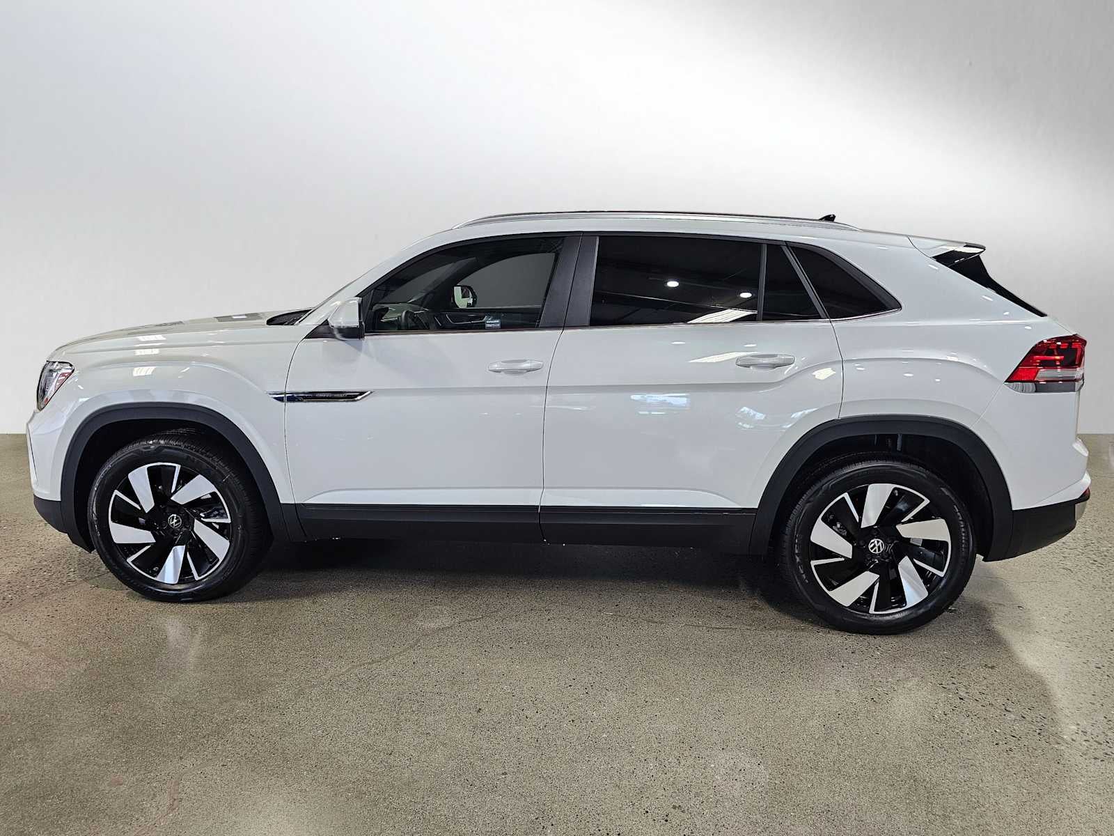 2026 Volkswagen Atlas Cross Sport 2.0T SE w/Technology 4MOTION