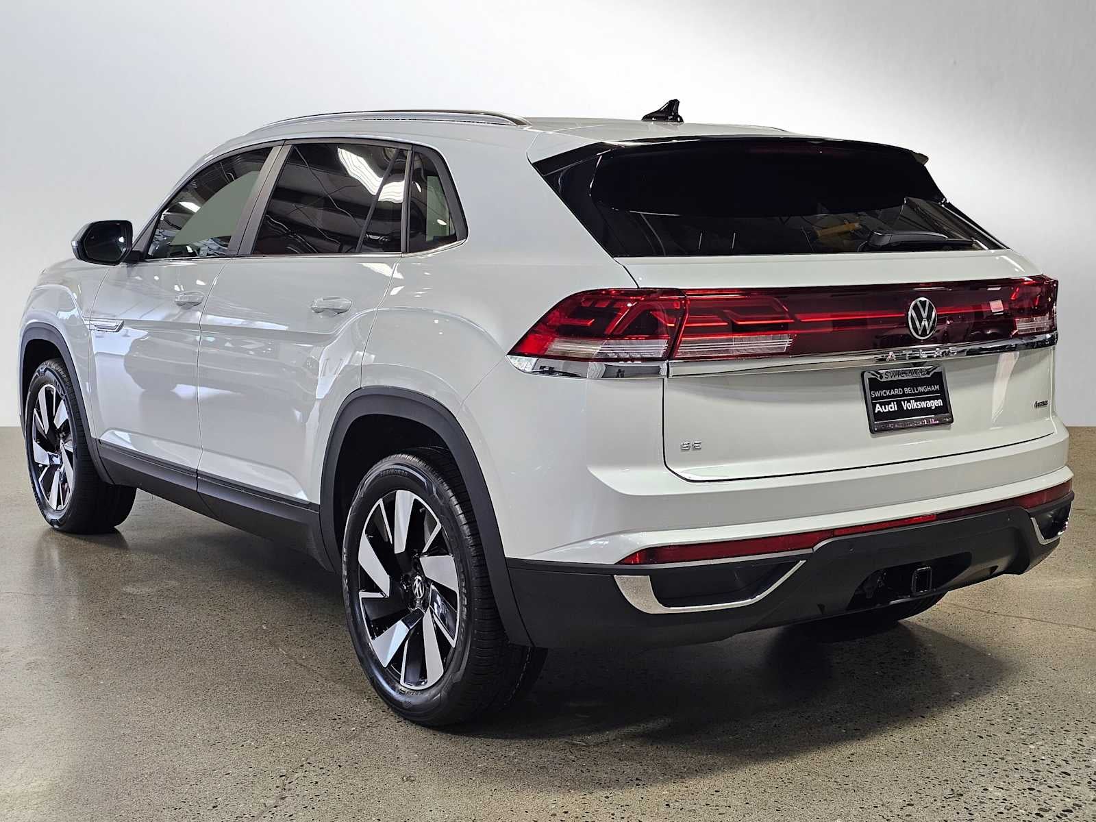 2026 Volkswagen Atlas Cross Sport 2.0T SE w/Technology 4MOTION