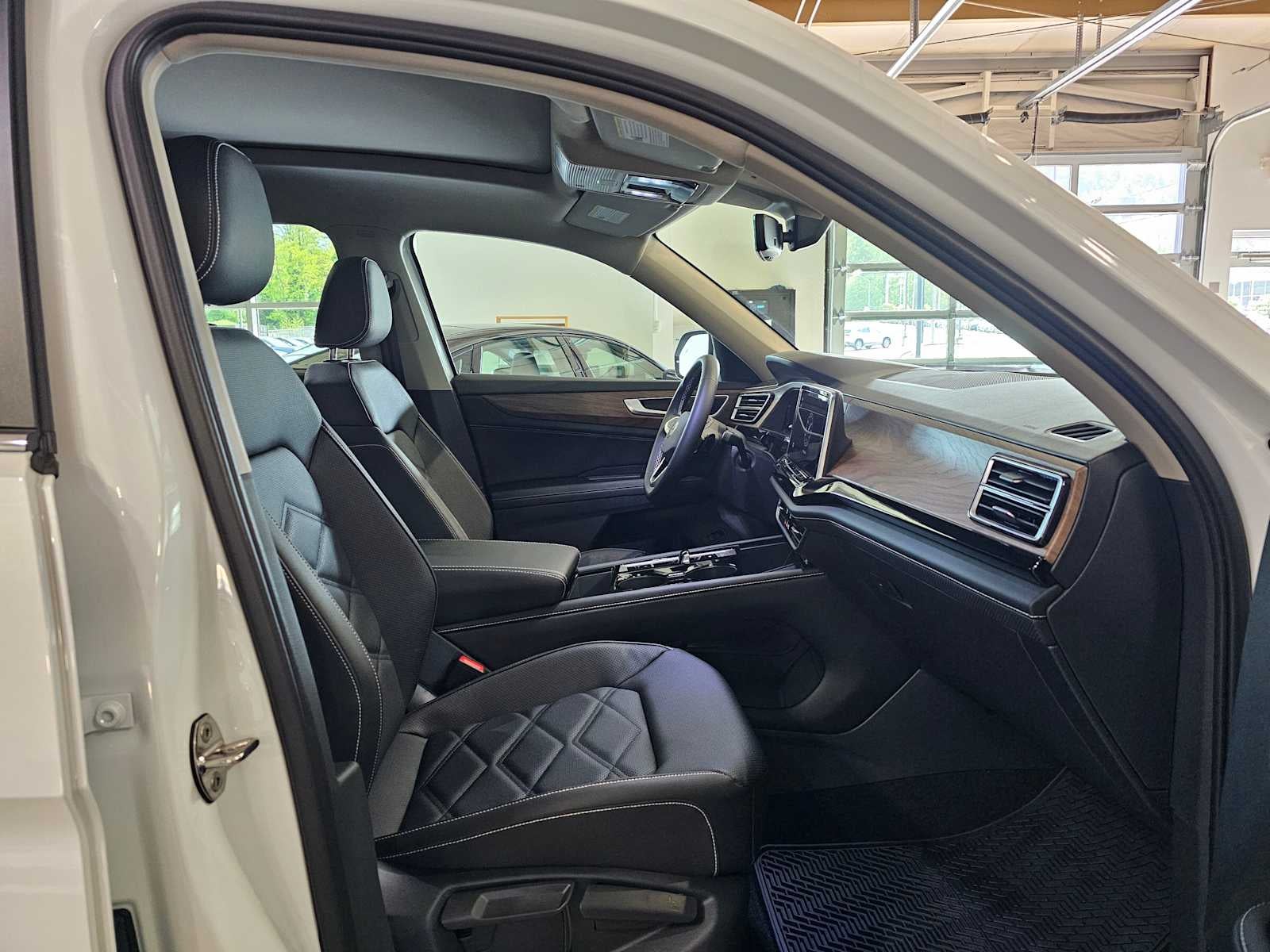 2026 Volkswagen Atlas 2.0T SE w/Technology 4MOTION