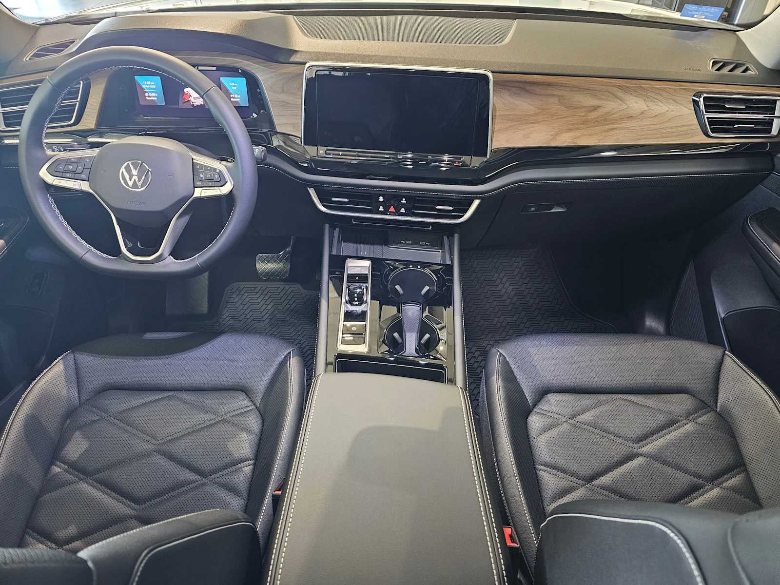 2026 Volkswagen Atlas 2.0T SE w/Technology 4MOTION