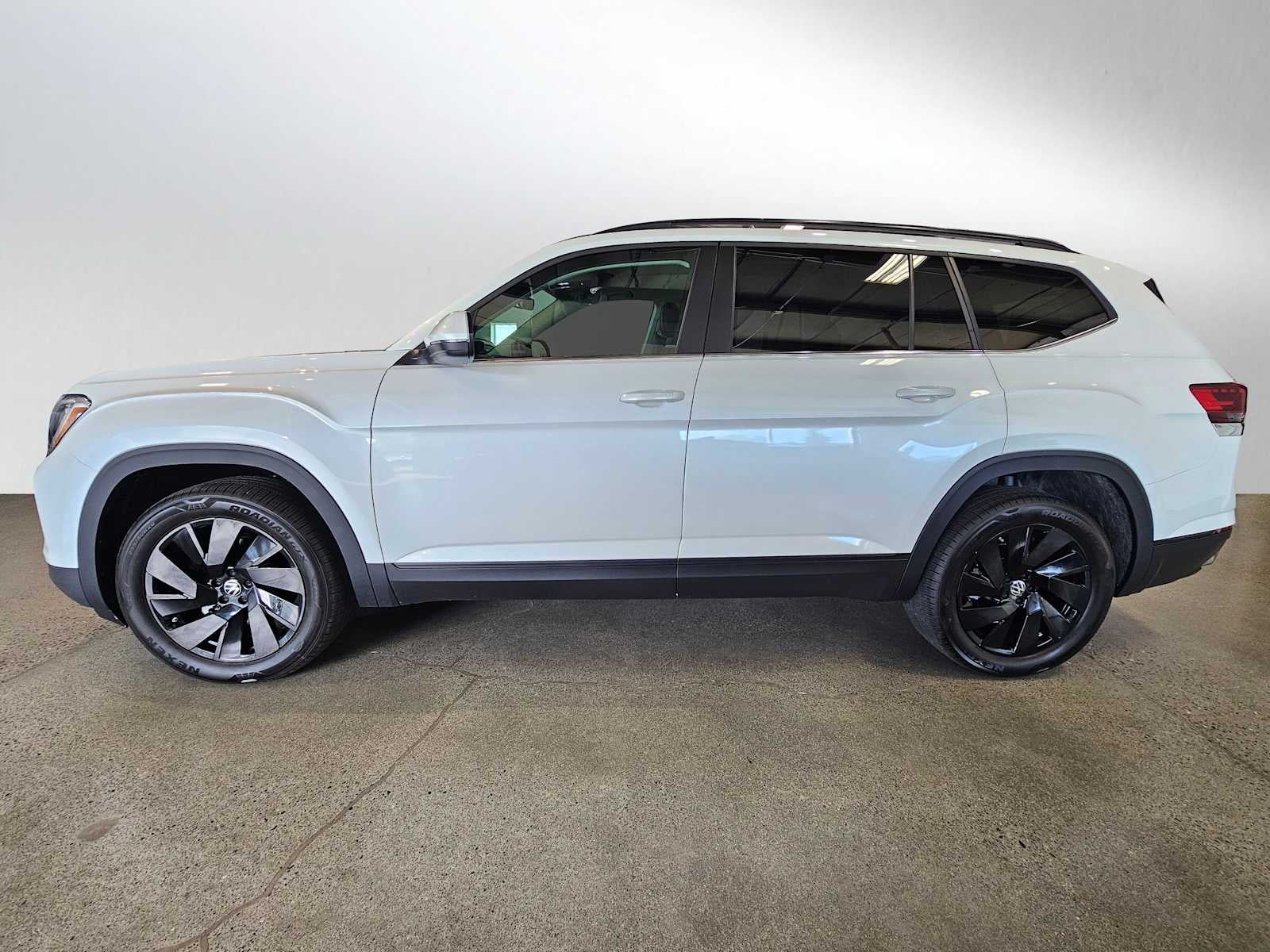 2026 Volkswagen Atlas 2.0T SE w/Technology 4MOTION