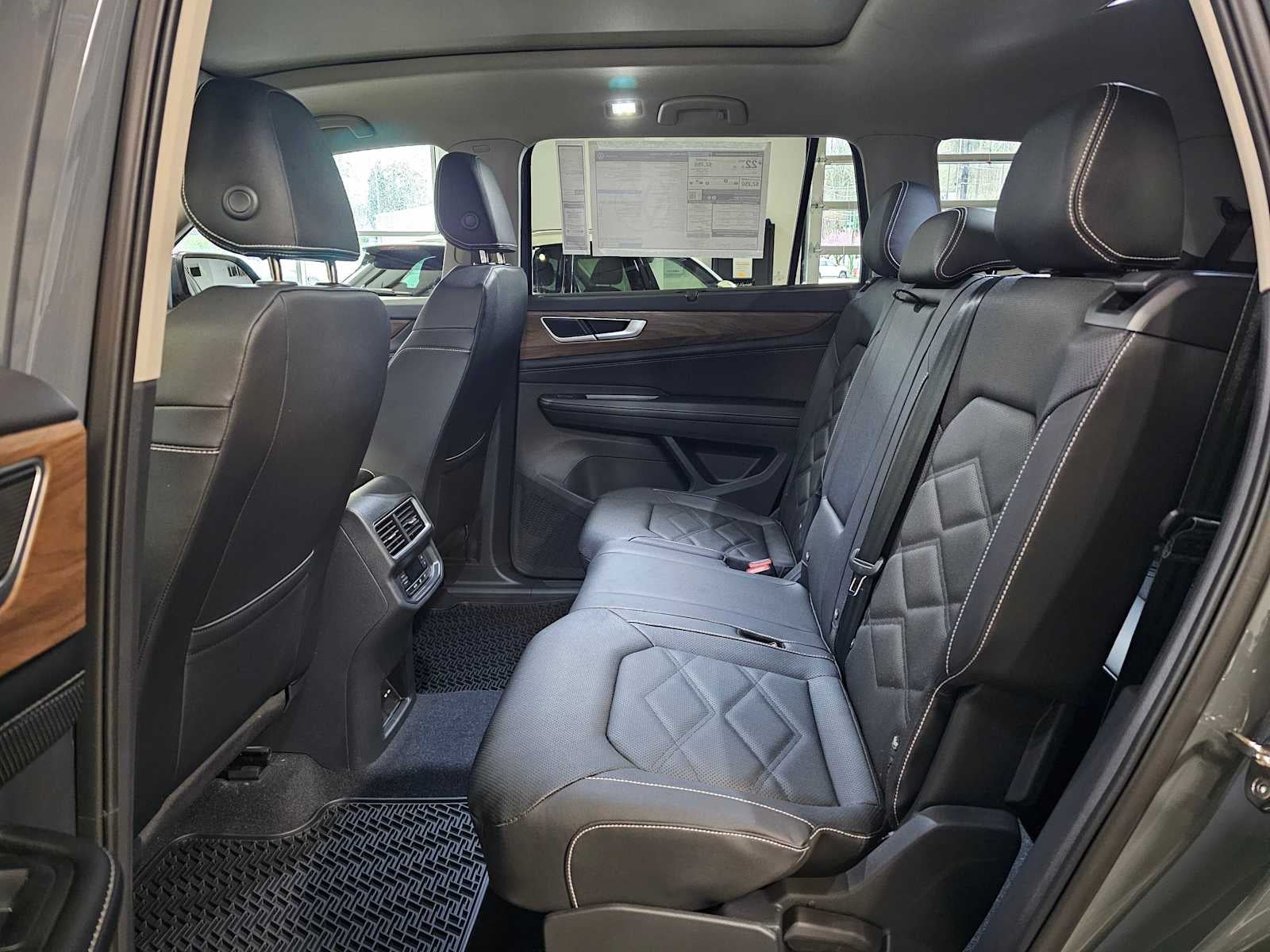 2026 Volkswagen Atlas 2.0T SE w/Technology 4MOTION