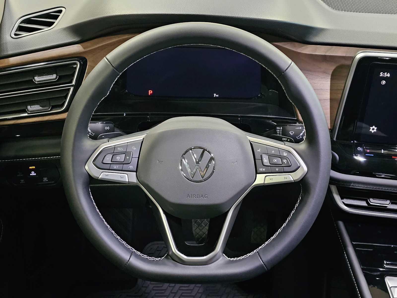 2026 Volkswagen Atlas 2.0T SE w/Technology 4MOTION