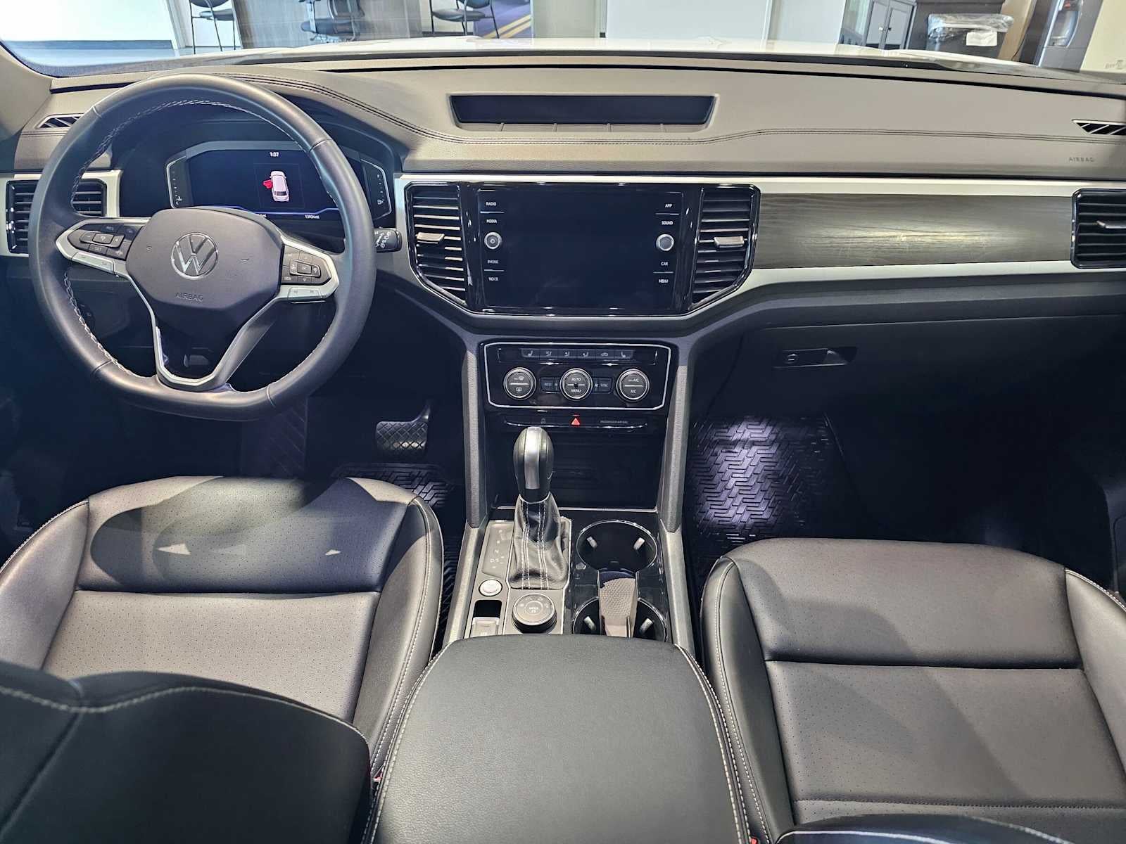 2023 Volkswagen Atlas 3.6L V6 SE w/Technology