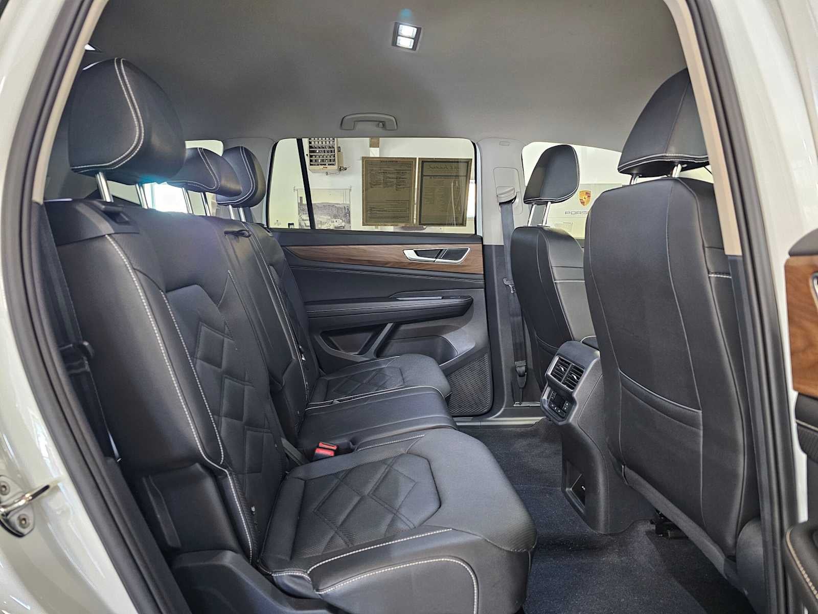 2025 Volkswagen Atlas 2.0T SE 4MOTION