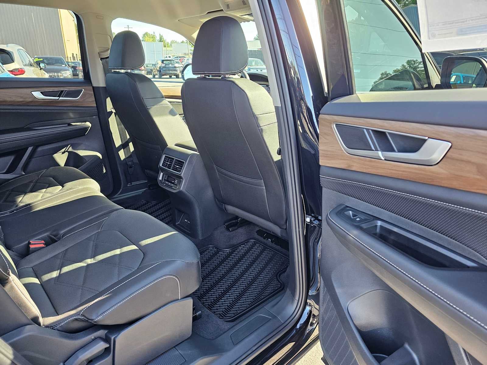 2025 Volkswagen Atlas 2.0T SE 4MOTION