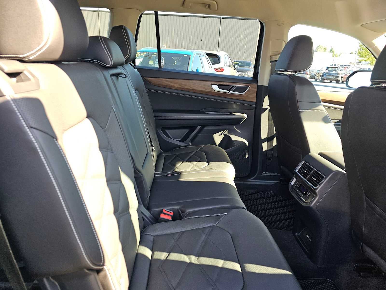 2025 Volkswagen Atlas 2.0T SE 4MOTION