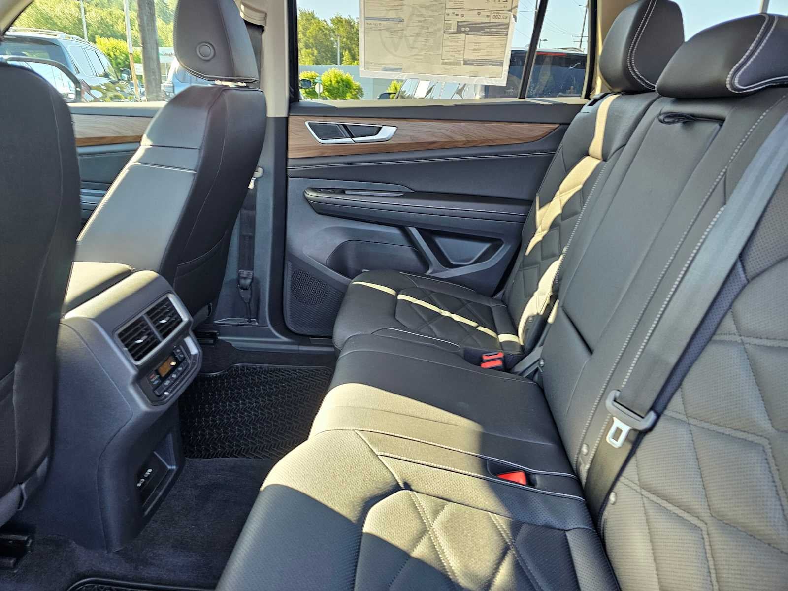 2025 Volkswagen Atlas 2.0T SE 4MOTION