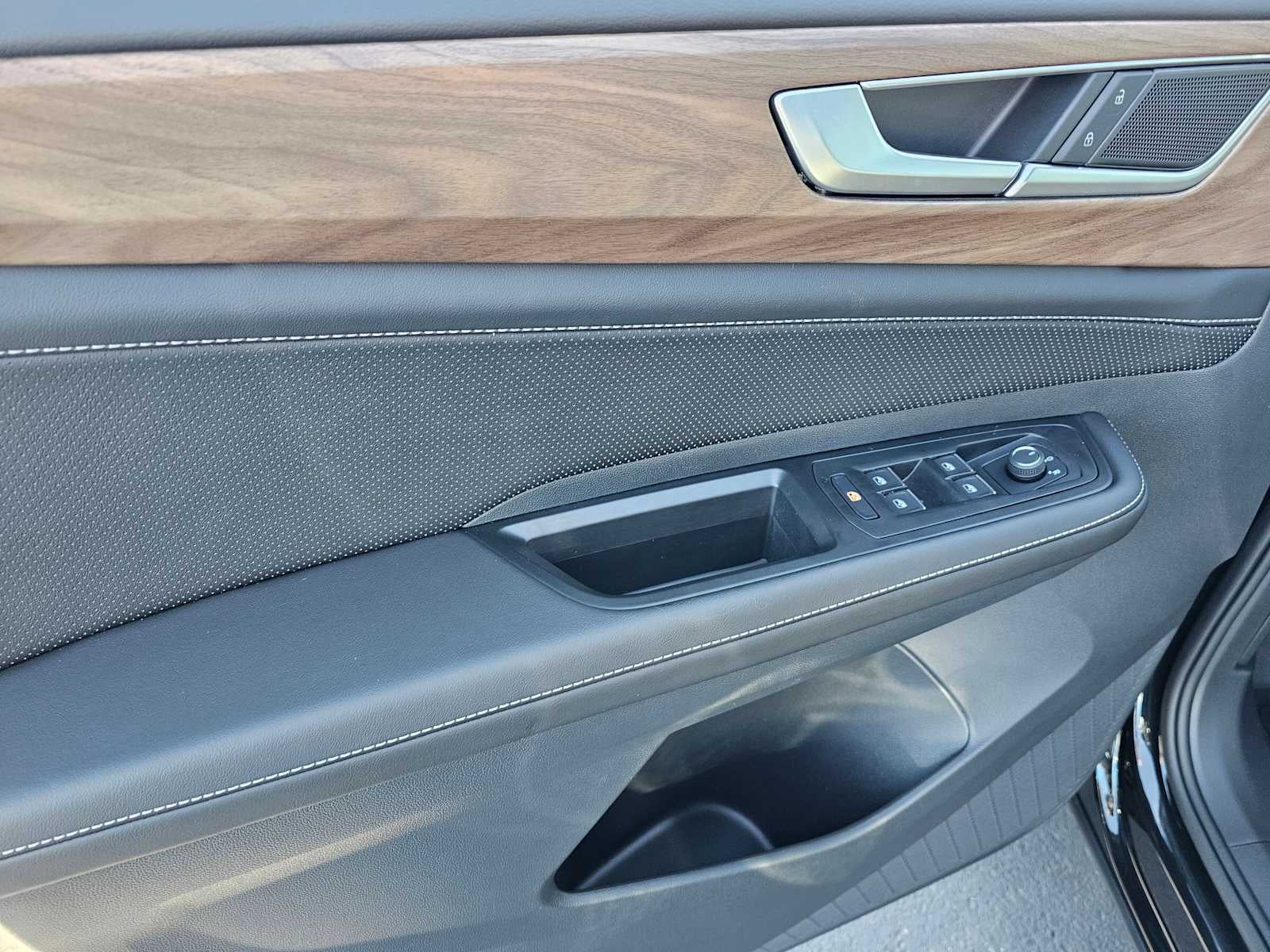 2025 Volkswagen Atlas 2.0T SE 4MOTION