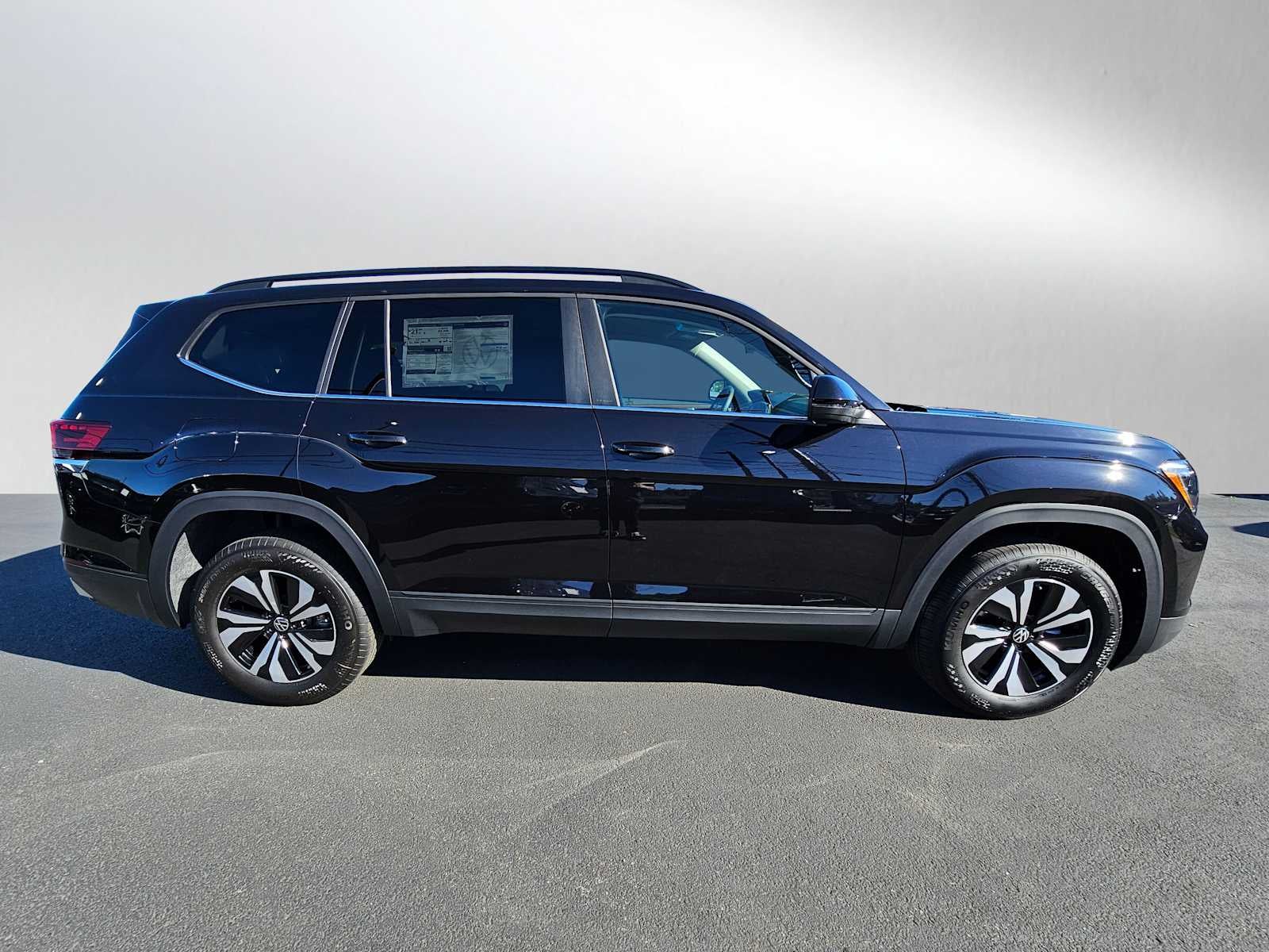 2025 Volkswagen Atlas 2.0T SE 4MOTION