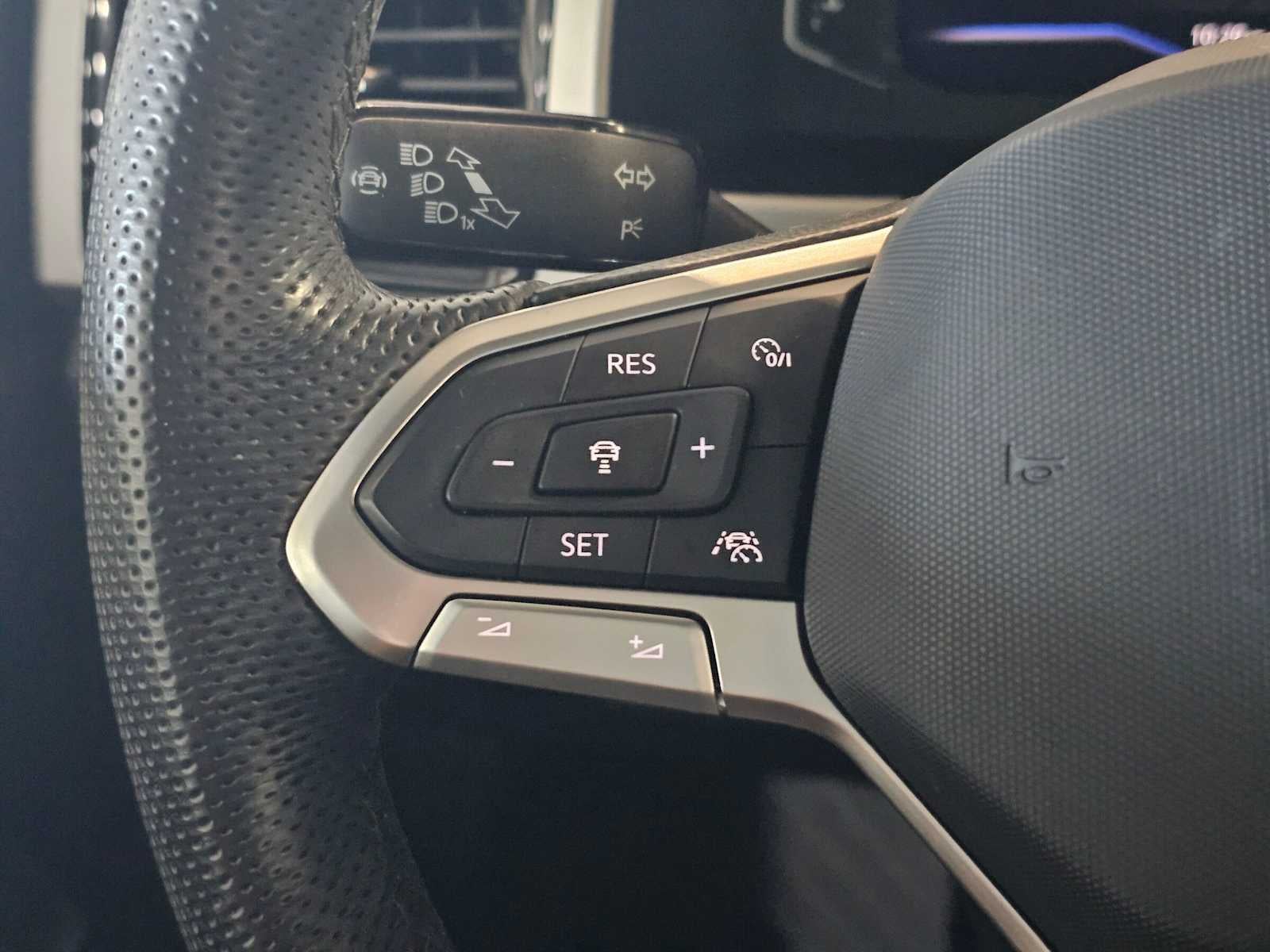 2023 Volkswagen Atlas Cross Sport 3.6L V6 SEL R-Line Black 4MOTION