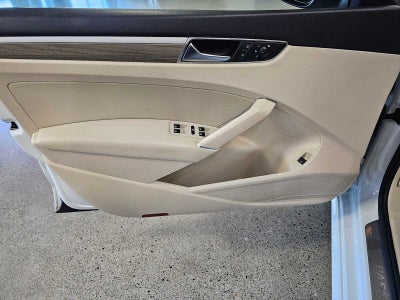2018 Volkswagen Passat 2.0T SE w/Technology Auto