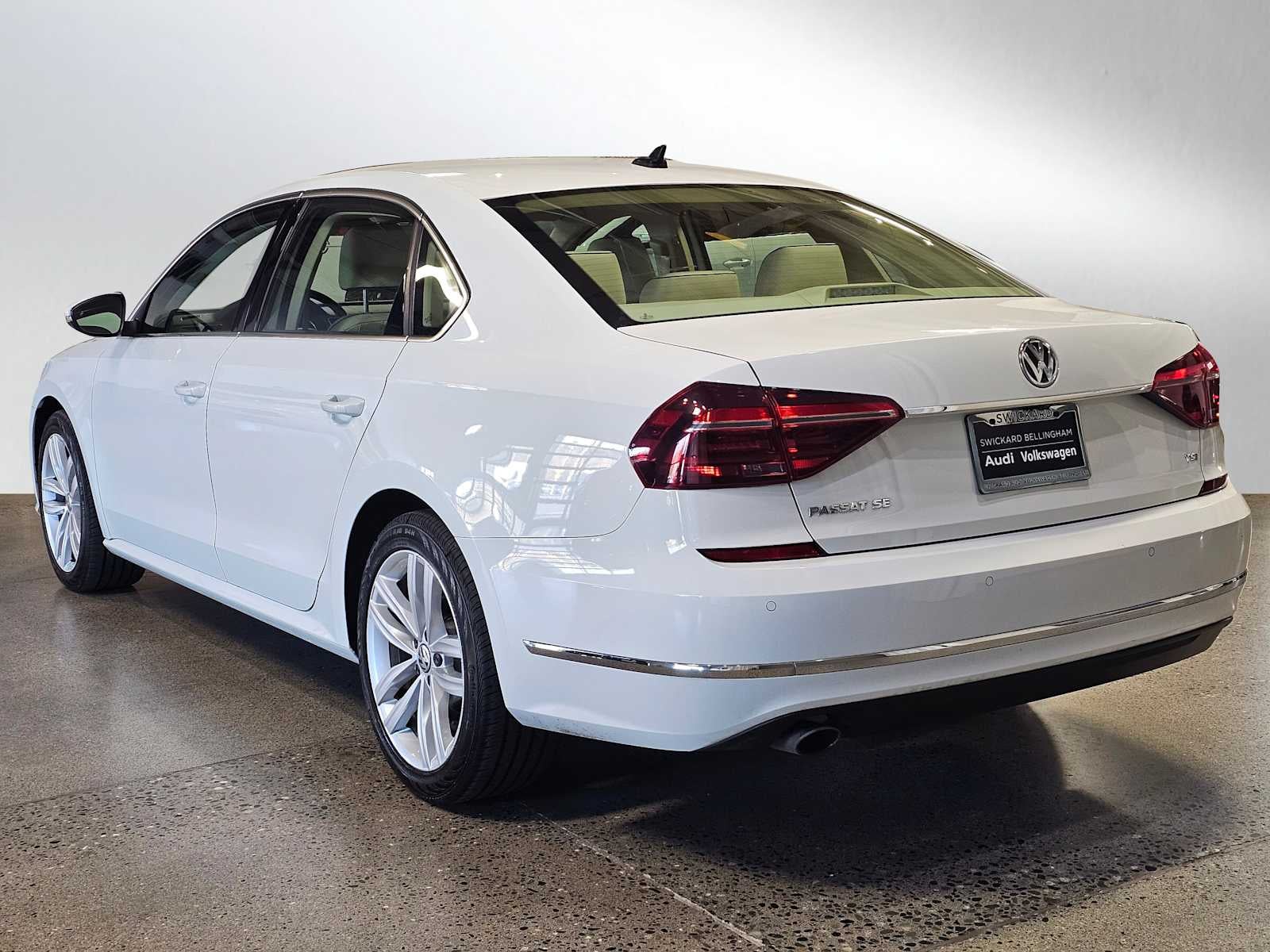 2018 Volkswagen Passat 2.0T SE w/Technology Auto