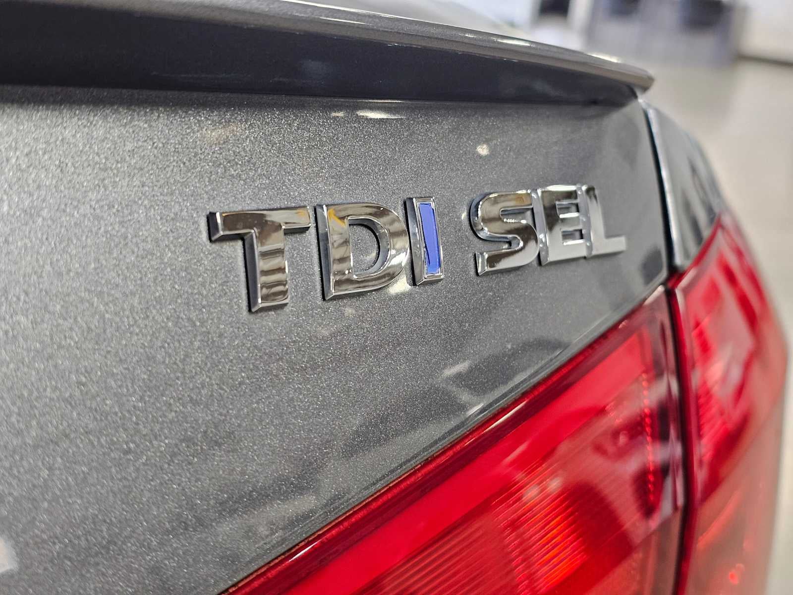 2013 Volkswagen Passat 4dr Sdn 2.0L DSG TDI SEL Premium