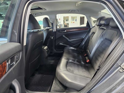 2013 Volkswagen Passat 4dr Sdn 2.0L DSG TDI SEL Premium