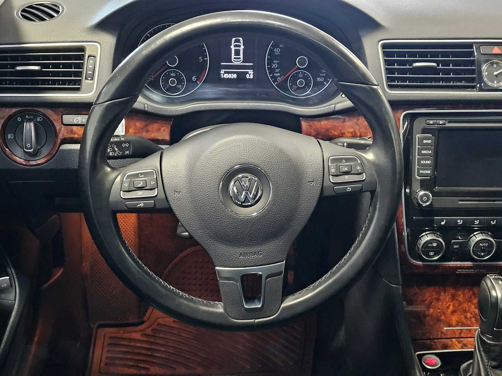 2013 Volkswagen Passat 4dr Sdn 2.0L DSG TDI SEL Premium