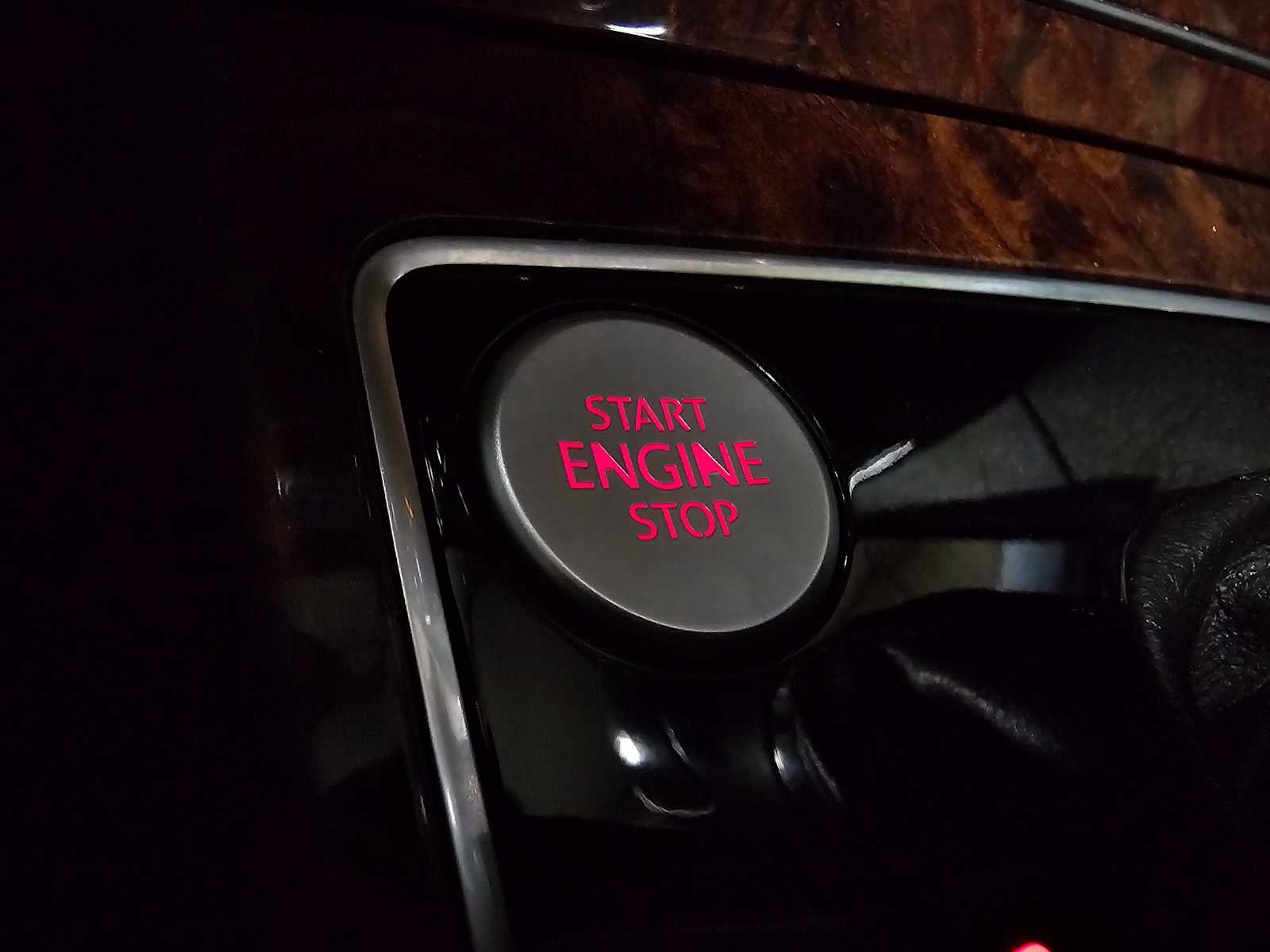 2013 Volkswagen Passat 4dr Sdn 2.0L DSG TDI SEL Premium