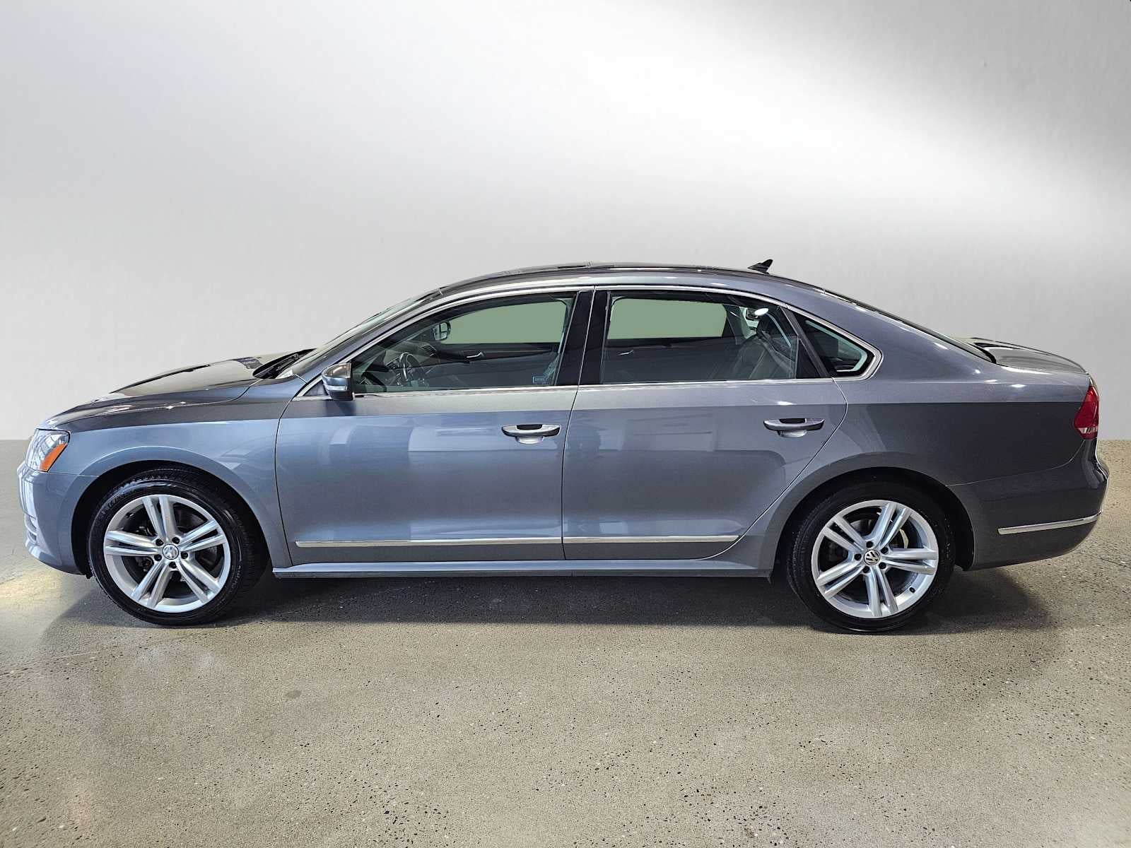 2013 Volkswagen Passat 4dr Sdn 2.0L DSG TDI SEL Premium