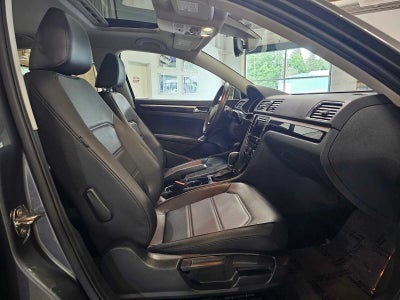 2019 Volkswagen Passat 2.0T SE R-Line