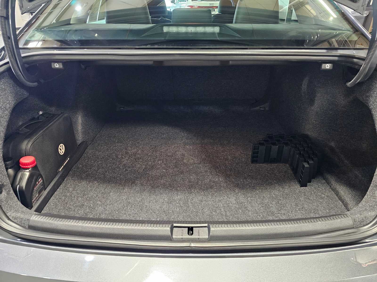 2019 Volkswagen Passat 2.0T SE R-Line