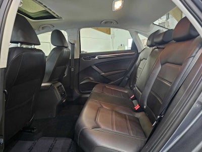 2019 Volkswagen Passat 2.0T SE R-Line