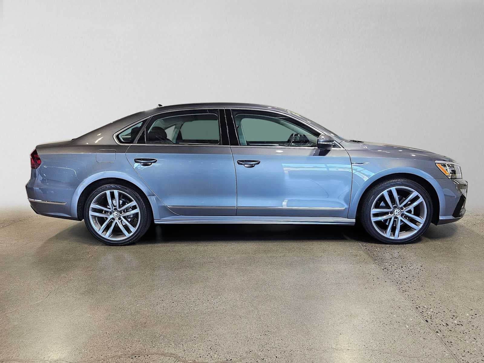 2019 Volkswagen Passat 2.0T SE R-Line