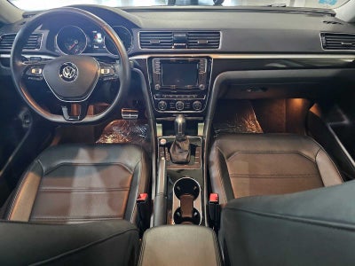2019 Volkswagen Passat 2.0T SE R-Line