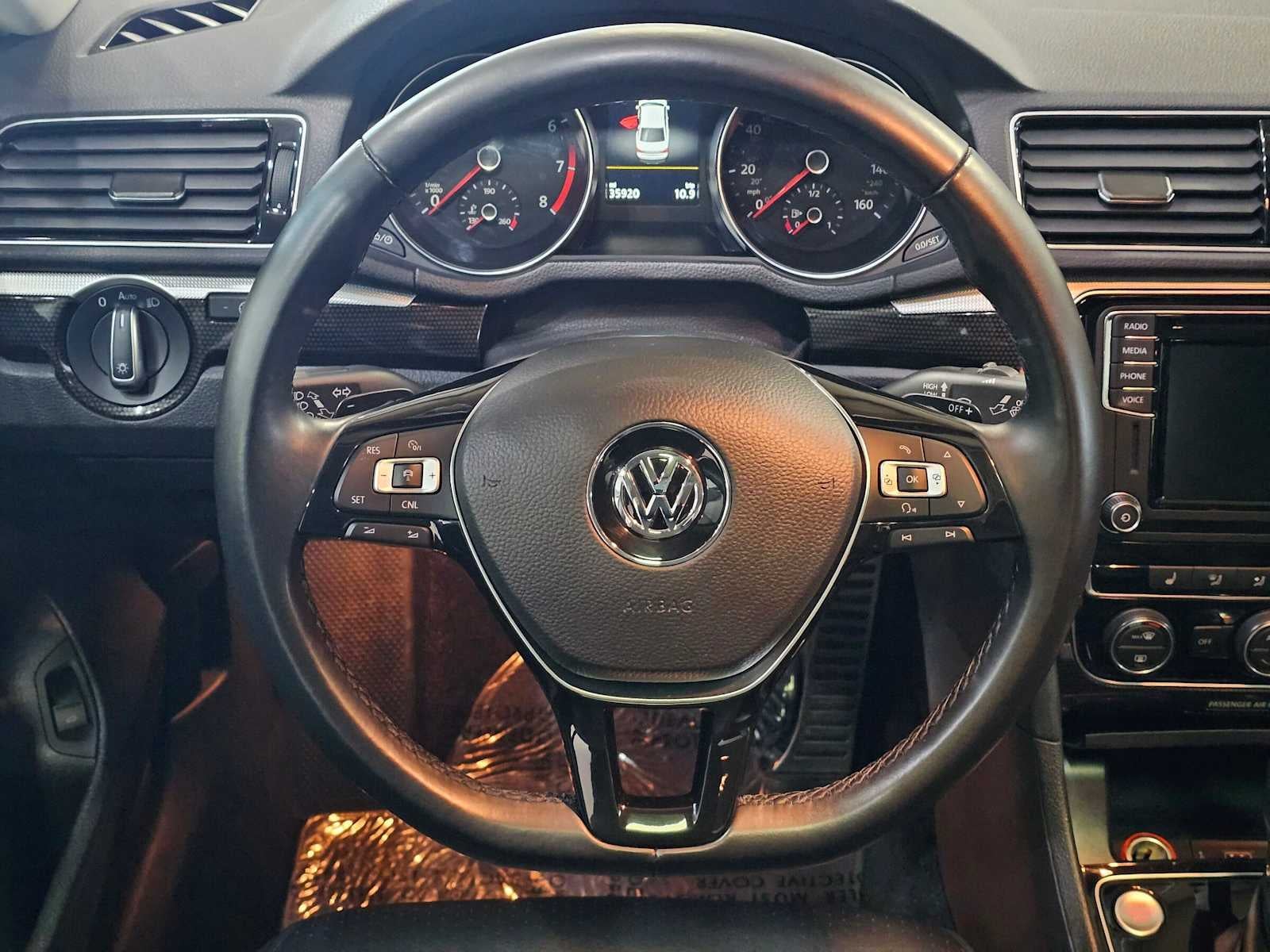 2019 Volkswagen Passat 2.0T SE R-Line