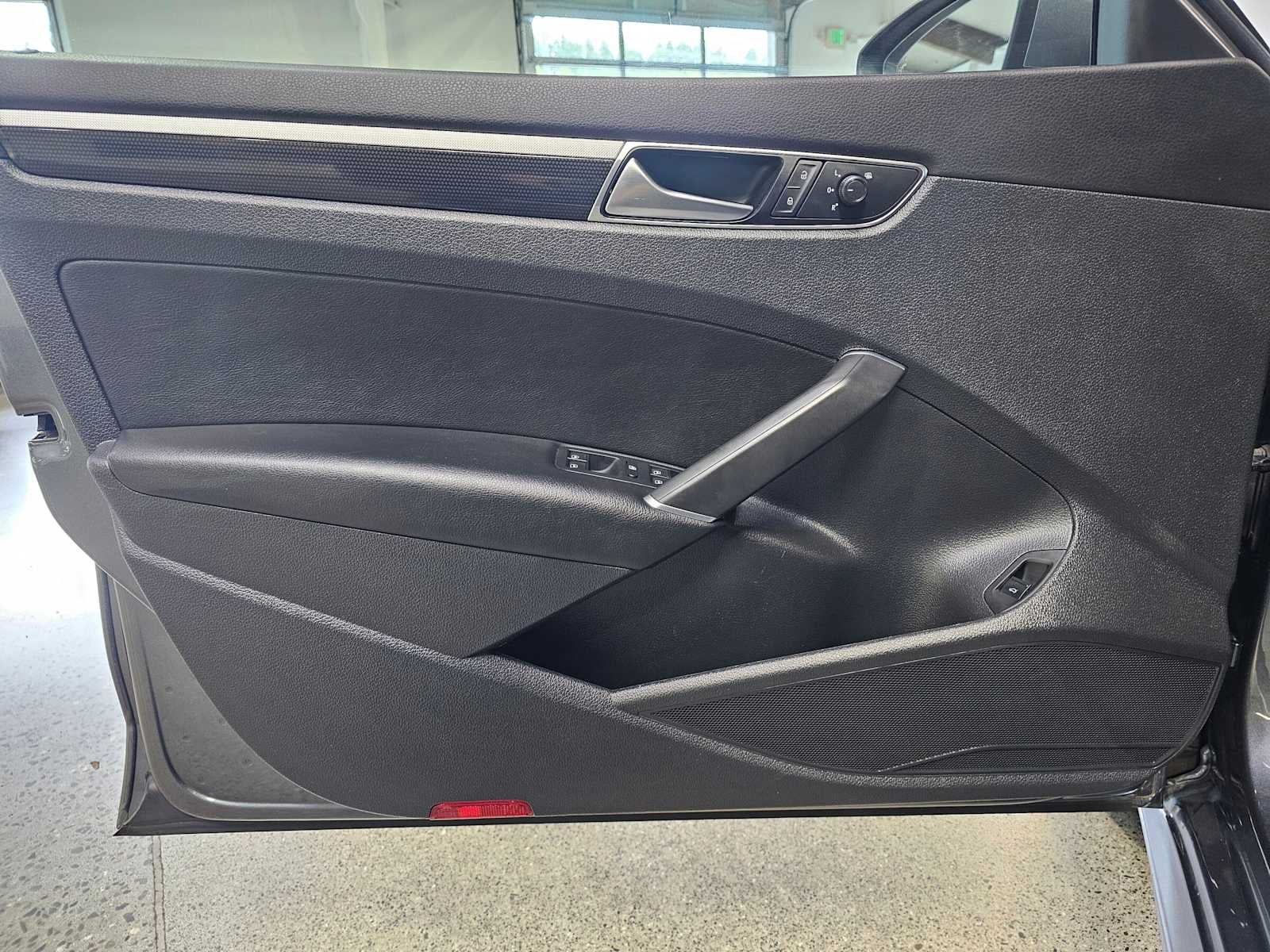 2019 Volkswagen Passat 2.0T SE R-Line