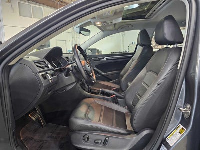 2019 Volkswagen Passat 2.0T SE R-Line