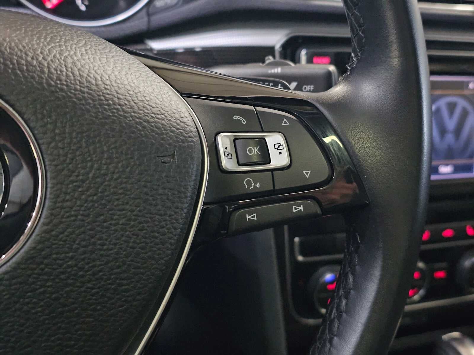 2019 Volkswagen Passat 2.0T SE R-Line