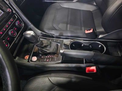 2019 Volkswagen Passat 2.0T SE R-Line