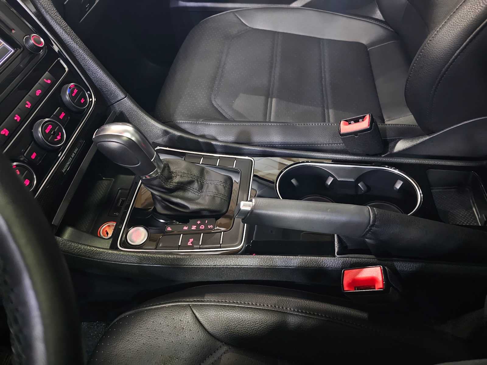 2019 Volkswagen Passat 2.0T SE R-Line