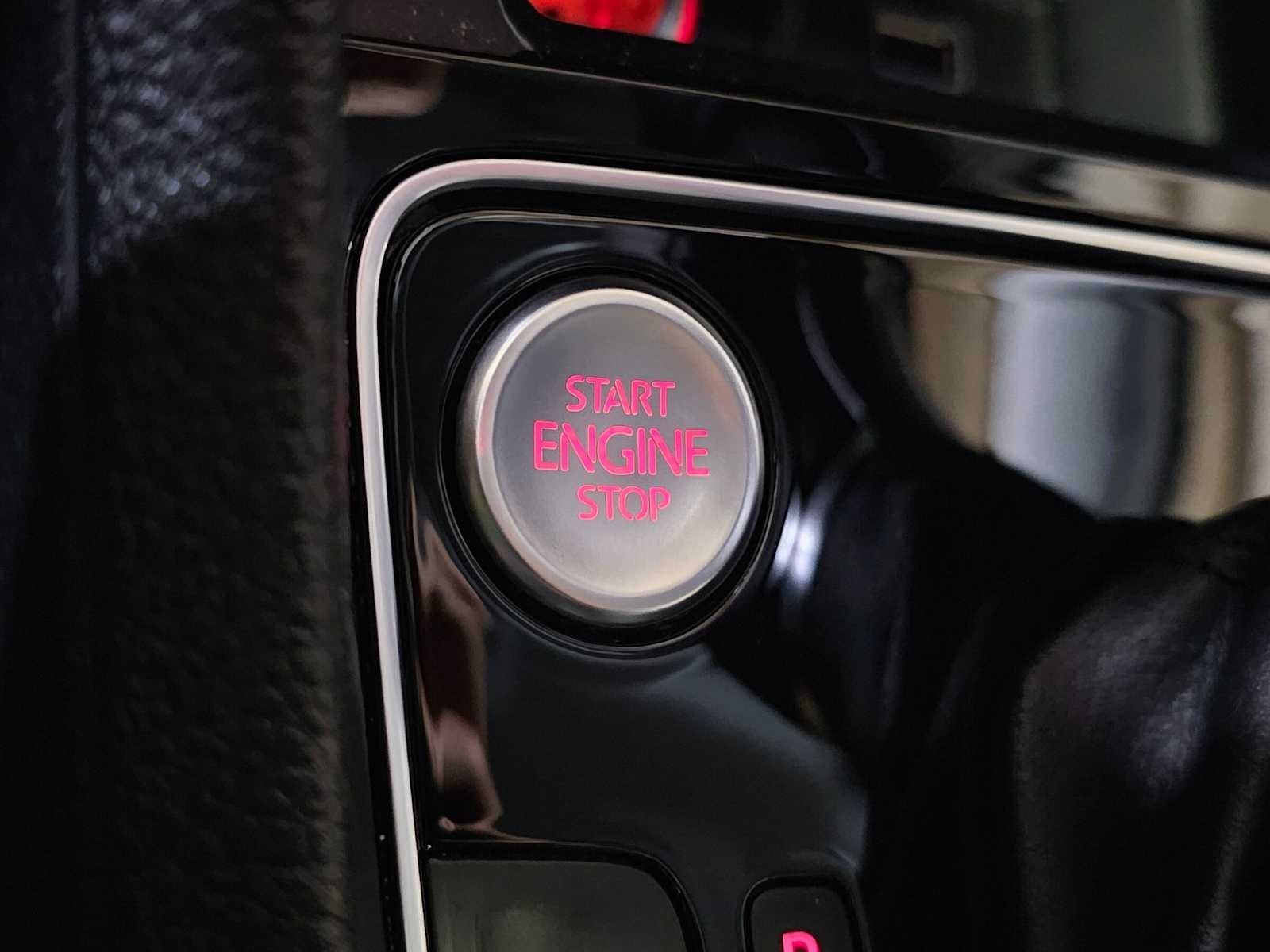 2019 Volkswagen Passat 2.0T SE R-Line