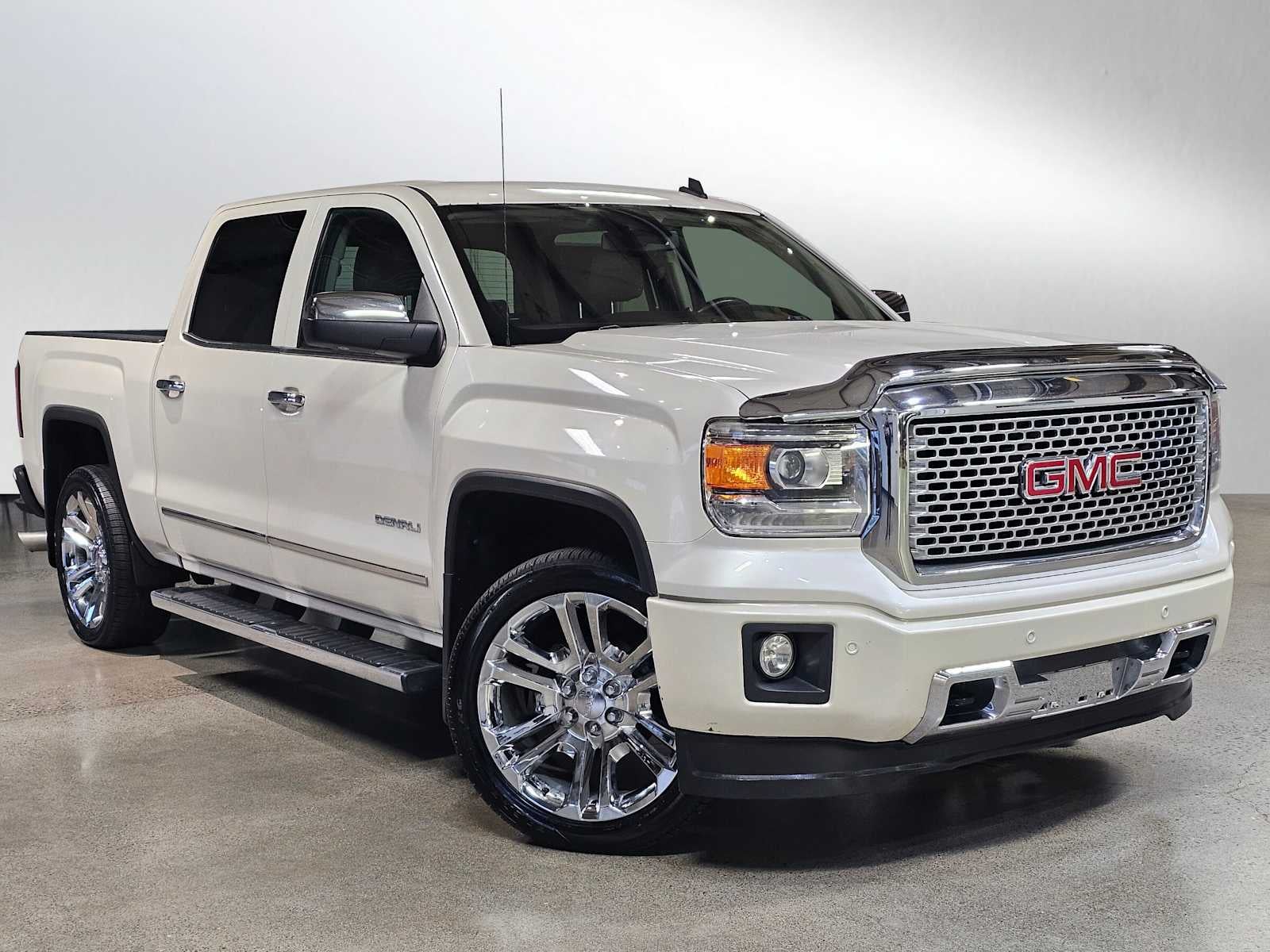 2014 GMC Sierra 1500 4WD Crew Cab 143.5 Denali