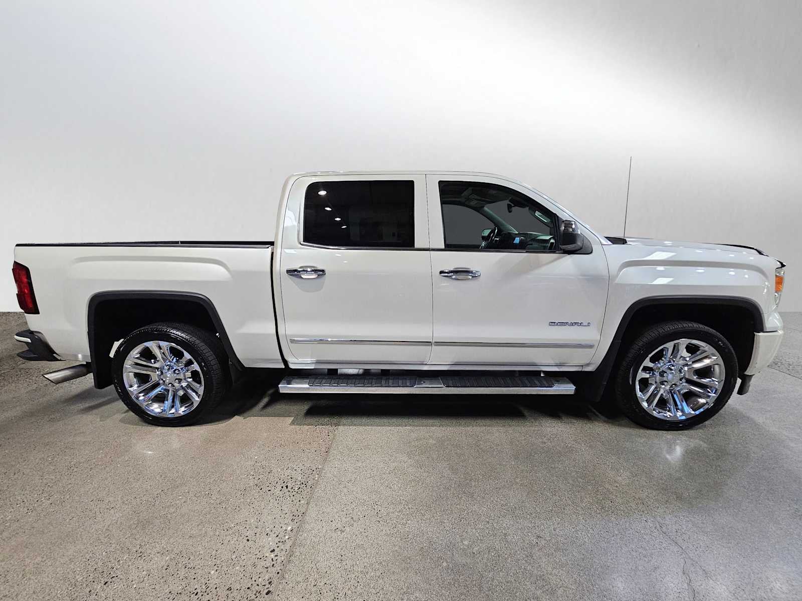 2014 GMC Sierra 1500 4WD Crew Cab 143.5 Denali