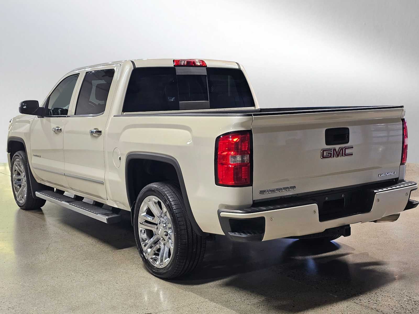 2014 GMC Sierra 1500 4WD Crew Cab 143.5 Denali