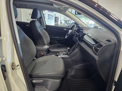 2025 Volkswagen Taos SE Black 4MOTION