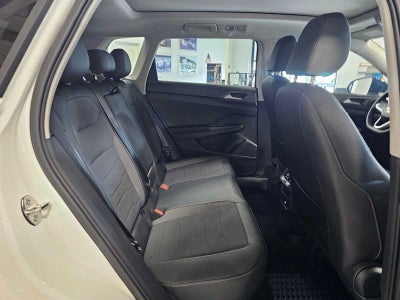 2025 Volkswagen Taos SE Black 4MOTION