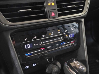 2025 Volkswagen Taos SE Black 4MOTION