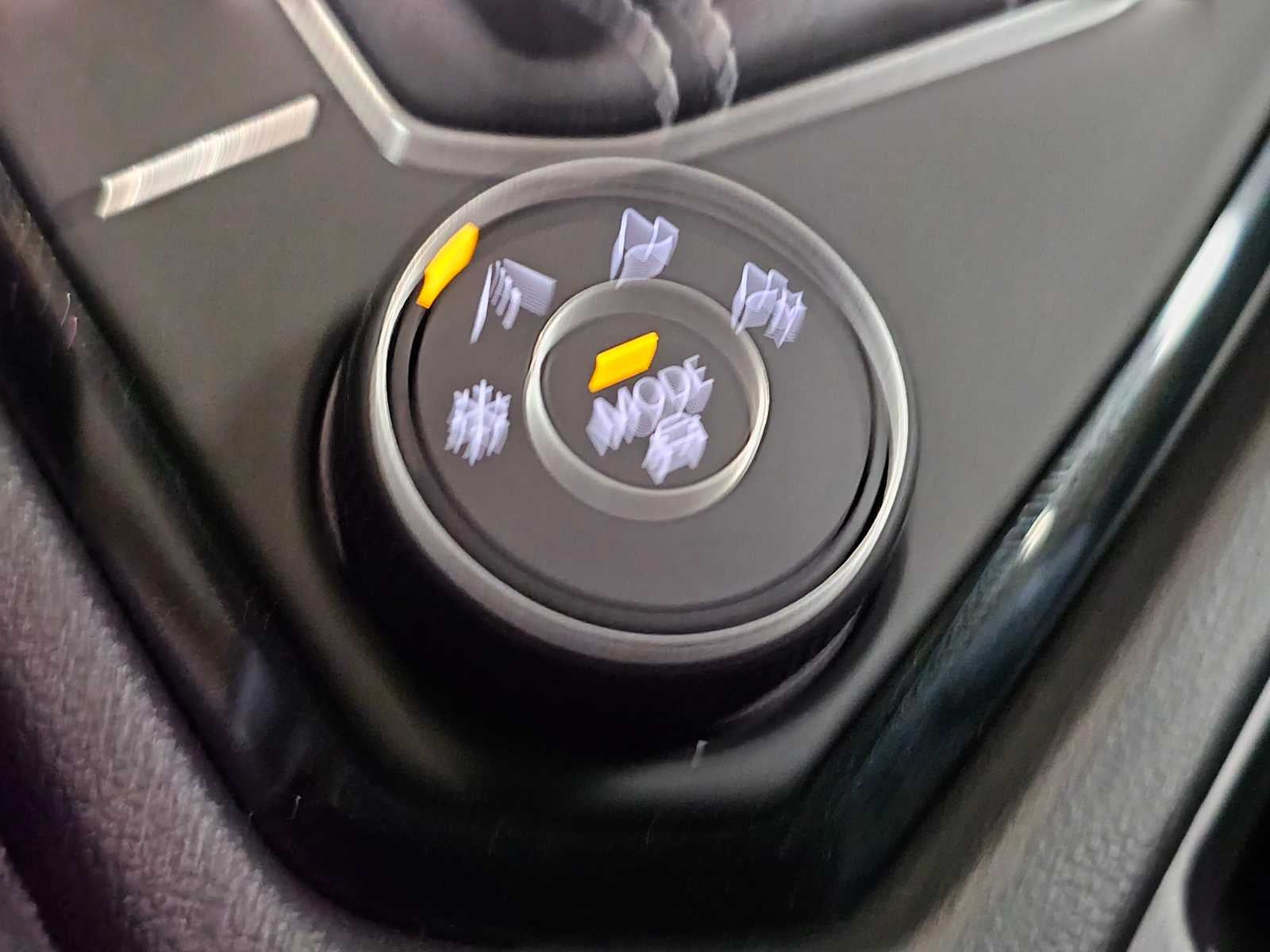 2025 Volkswagen Taos SE Black 4MOTION