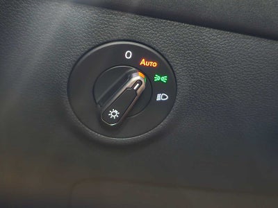 2025 Volkswagen Taos SE Black 4MOTION