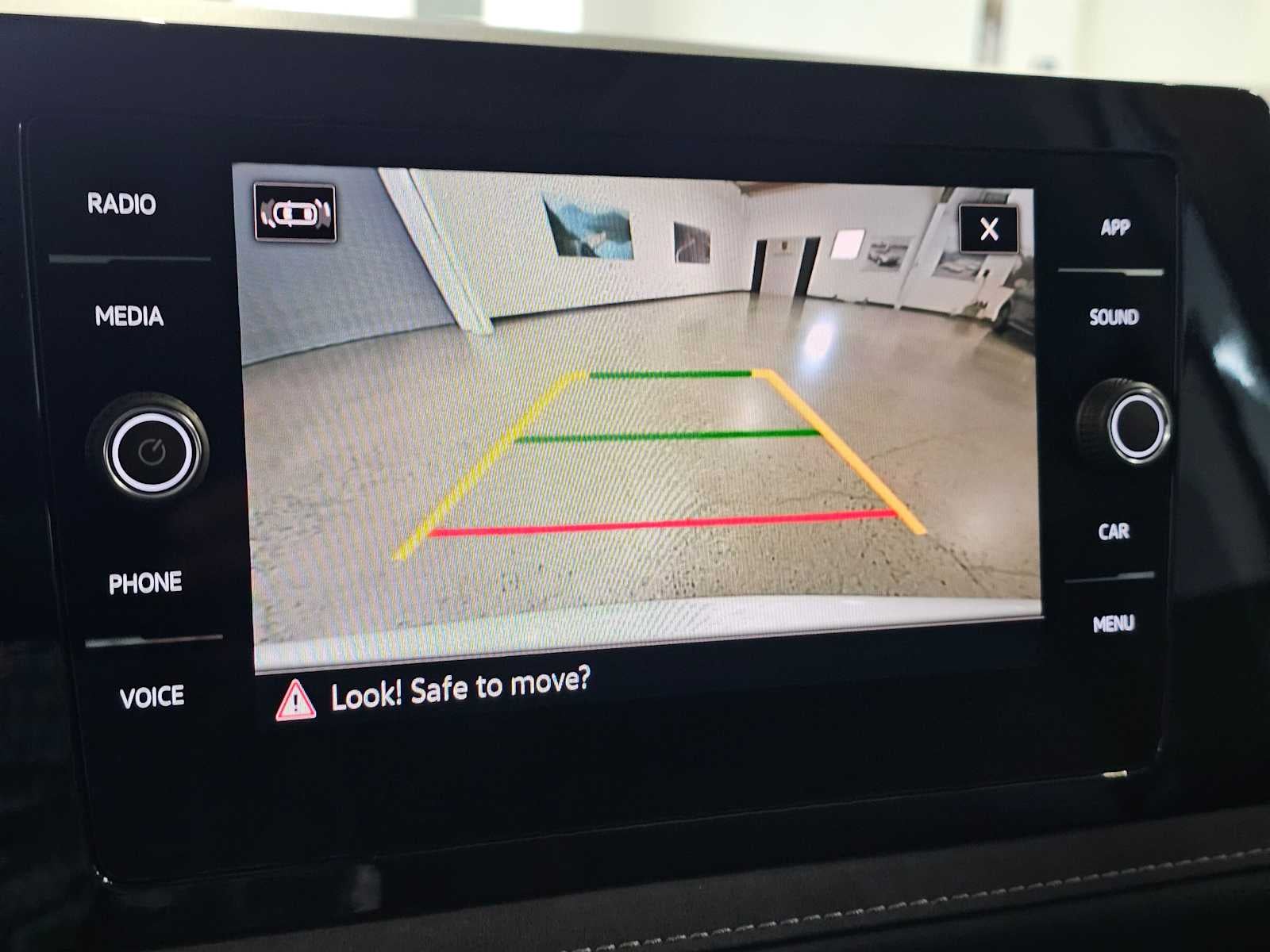 2025 Volkswagen Taos SE Black 4MOTION