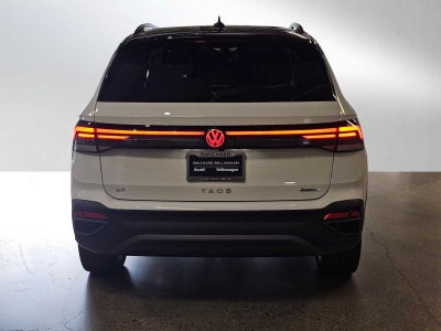 2025 Volkswagen Taos SE Black 4MOTION