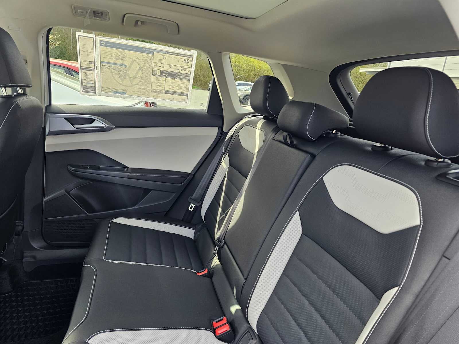 2025 Volkswagen Taos SEL 4MOTION