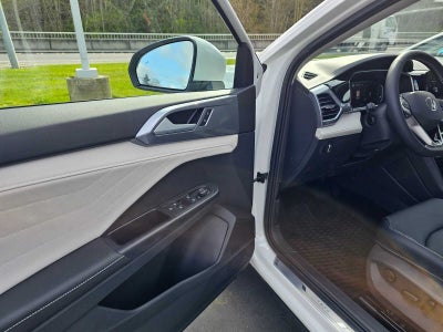 2025 Volkswagen Taos SEL 4MOTION