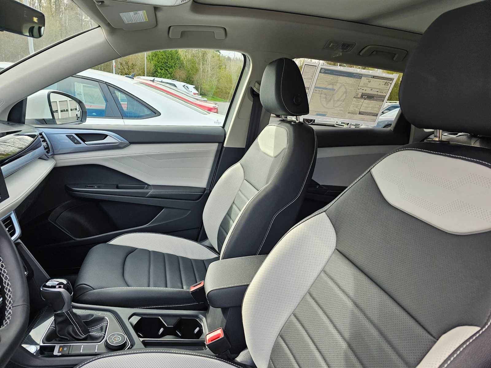 2025 Volkswagen Taos SEL 4MOTION