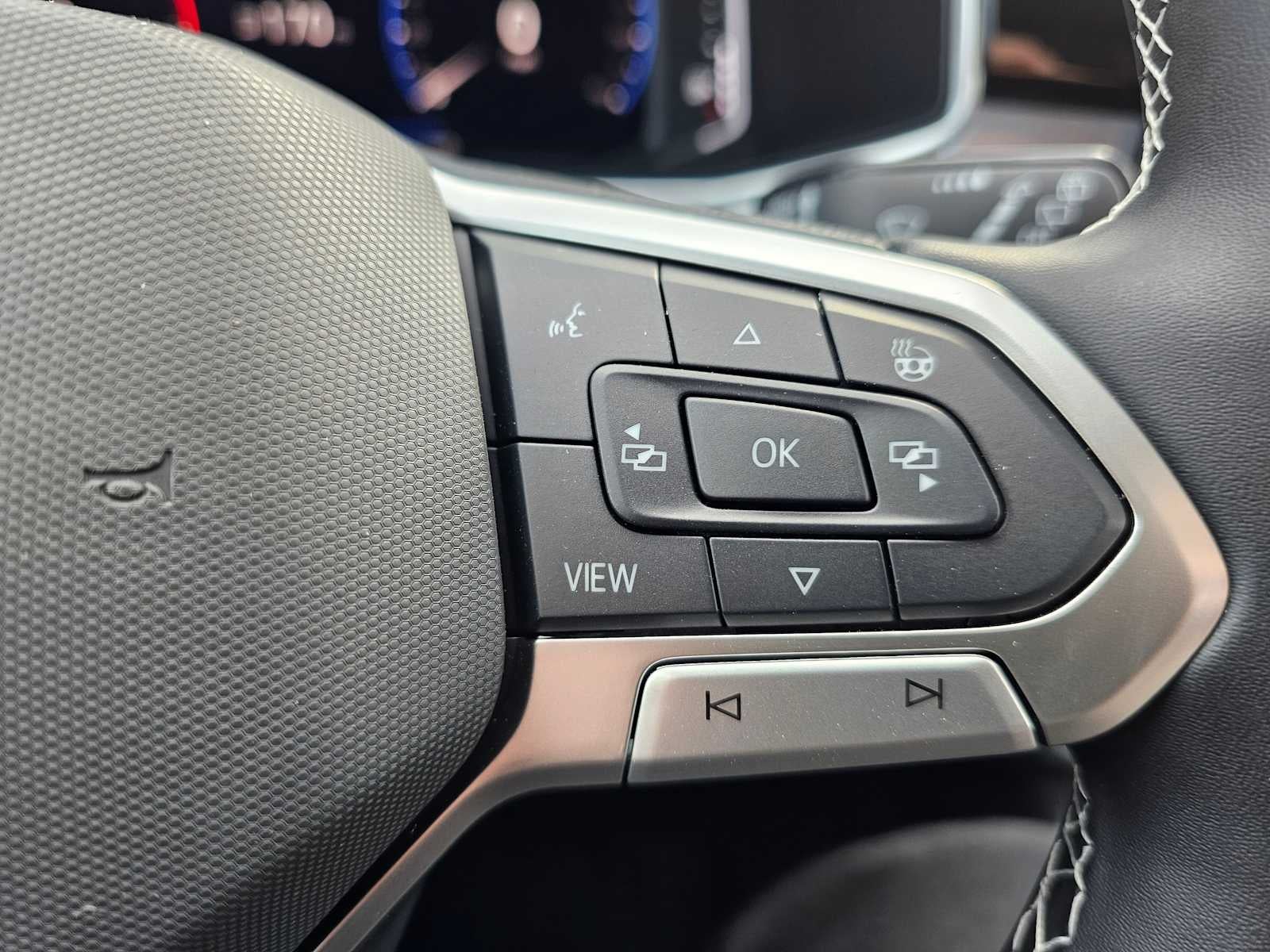 2025 Volkswagen Taos SEL 4MOTION
